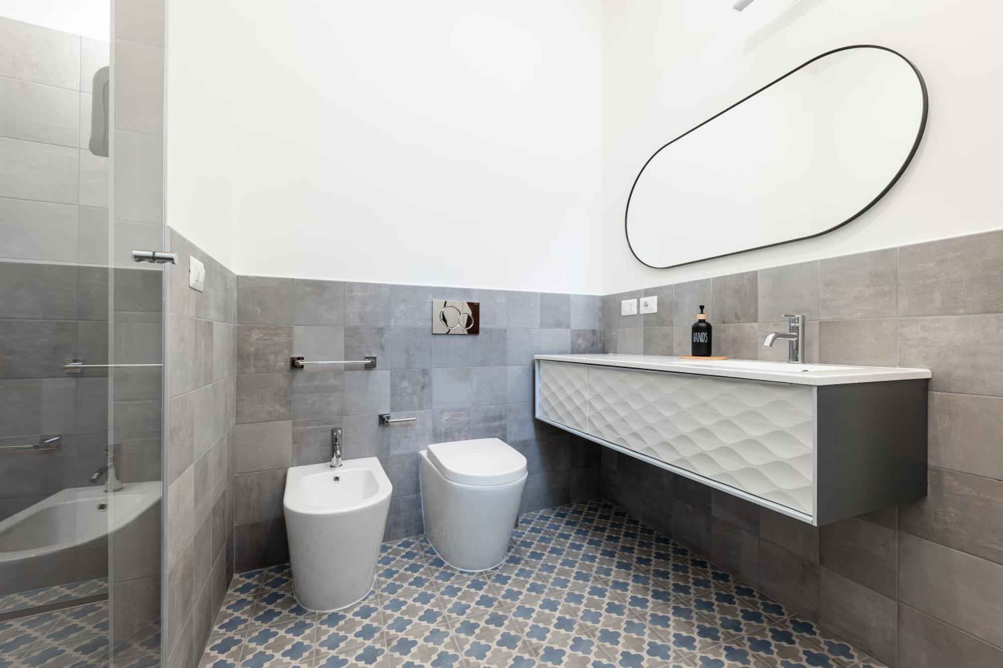 5' From Metro Lima, Design Mailand