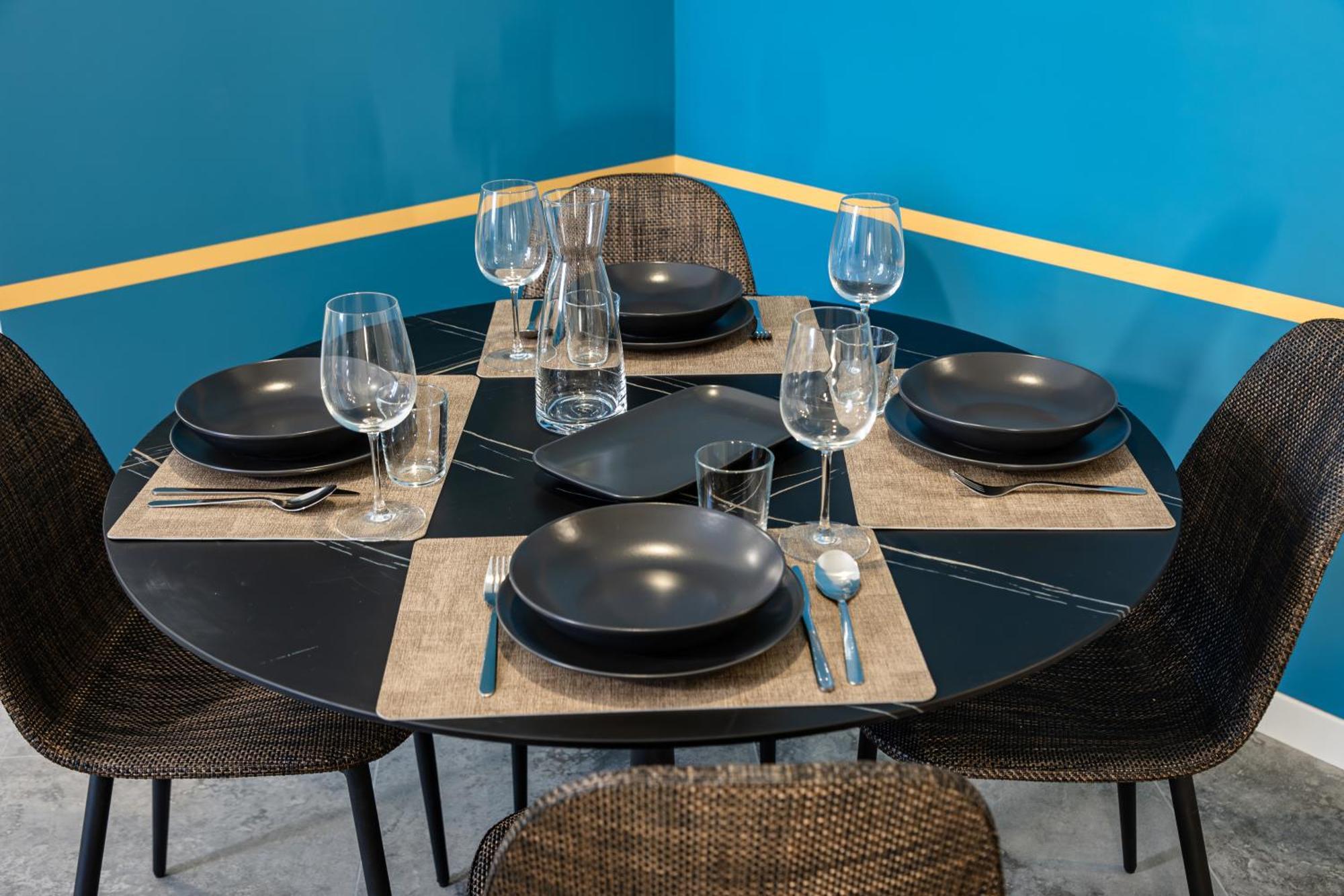 5' From Metro Lima, Design Apartment